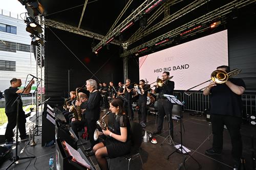Auch im Tagesprogramm gab es bereits musikalische Höhepunkte der hauseigenen HSD-Big Band und dem Chor „Jazzappeal“.
